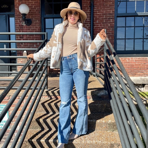 Meet your Posher, Melissa - Picture 1 of 1